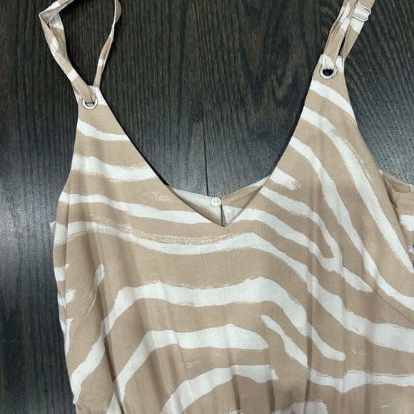 Jumpsuit - Picture 4 of 5